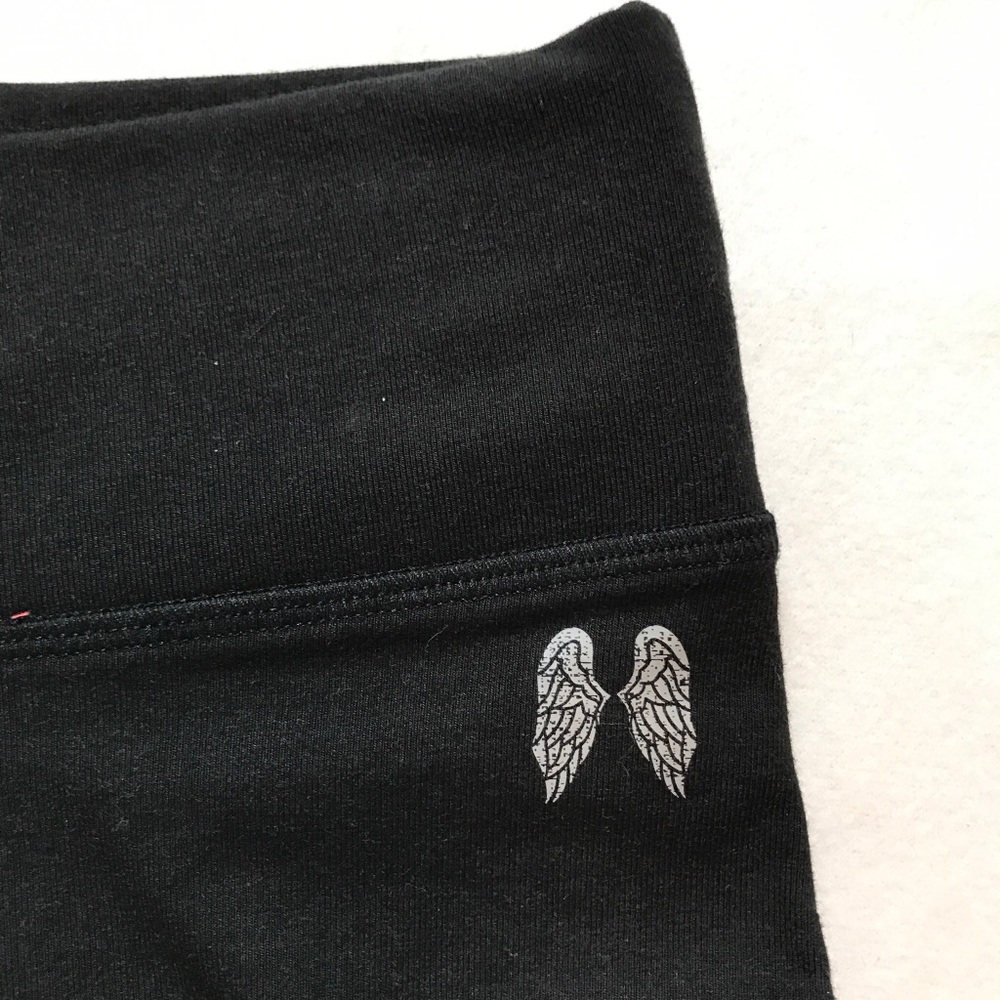 ⬇️VS Black Yoga Shorts! - Picture 2 of 4